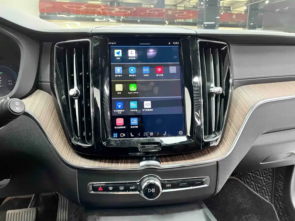 VOLVO XC60 PLUG IN HYBRID