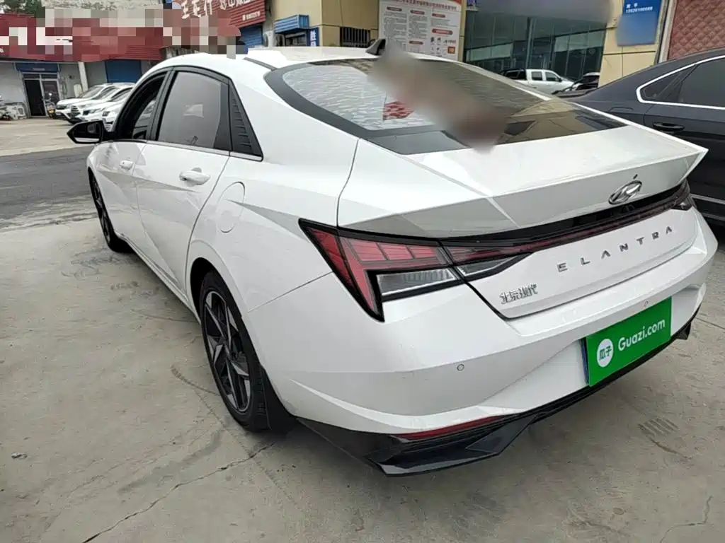 Hyundai Elantra — миниатюра 5