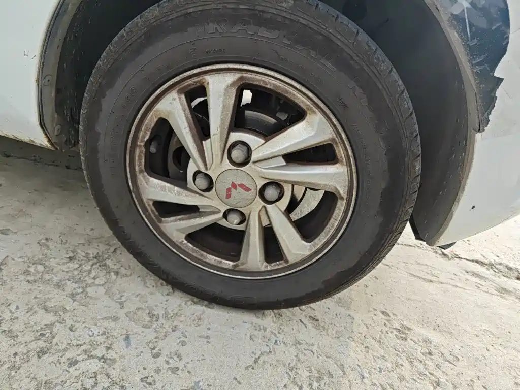 Wuling MINIEV — миниатюра 8