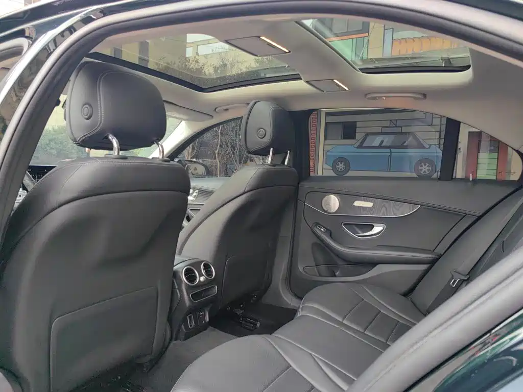 Mercedes-Benz C-Class — миниатюра 15