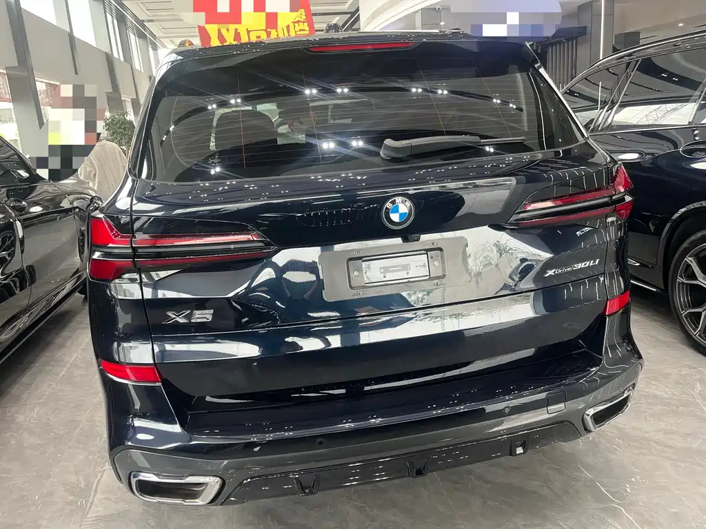 BMW X5 2023 xDrive 30Li Premium M Sport