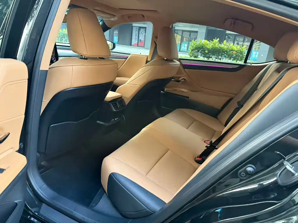 Lexus ES — миниатюра 6