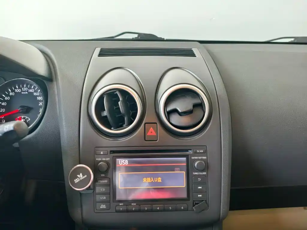 Nissan Qashqai — миниатюра 10