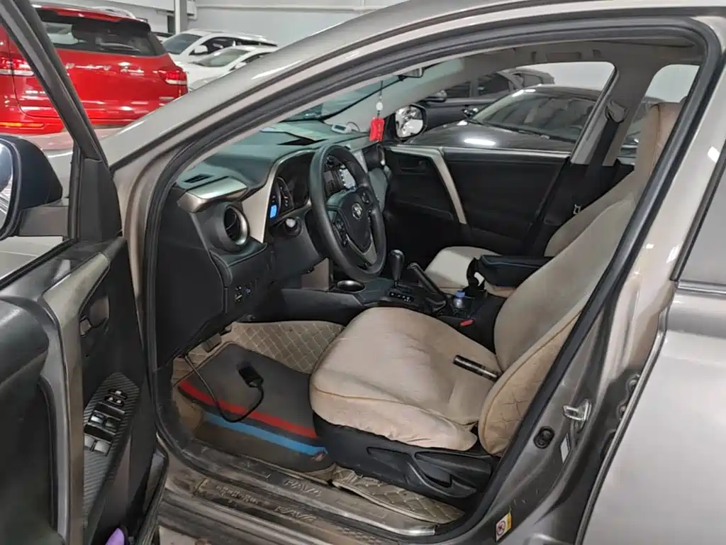 Toyota RAV4 — миниатюра 15