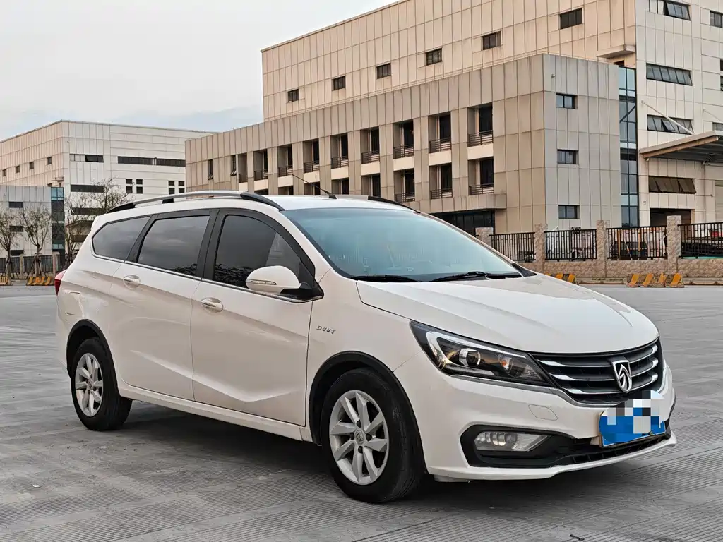 Baojun 310W — миниатюра 3
