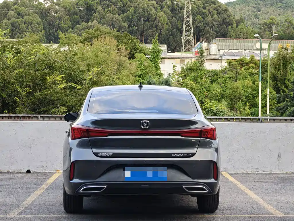 Changan Eado — миниатюра 4