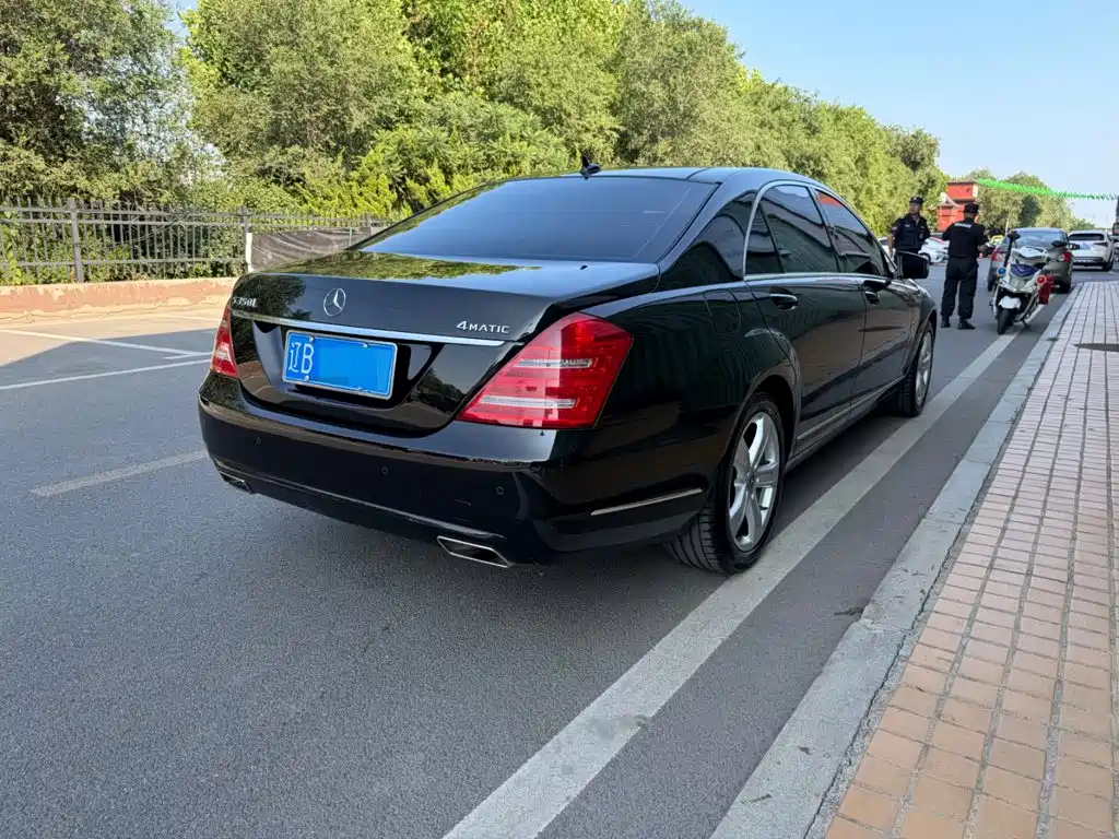 Mercedes-Benz S-Class — миниатюра 13
