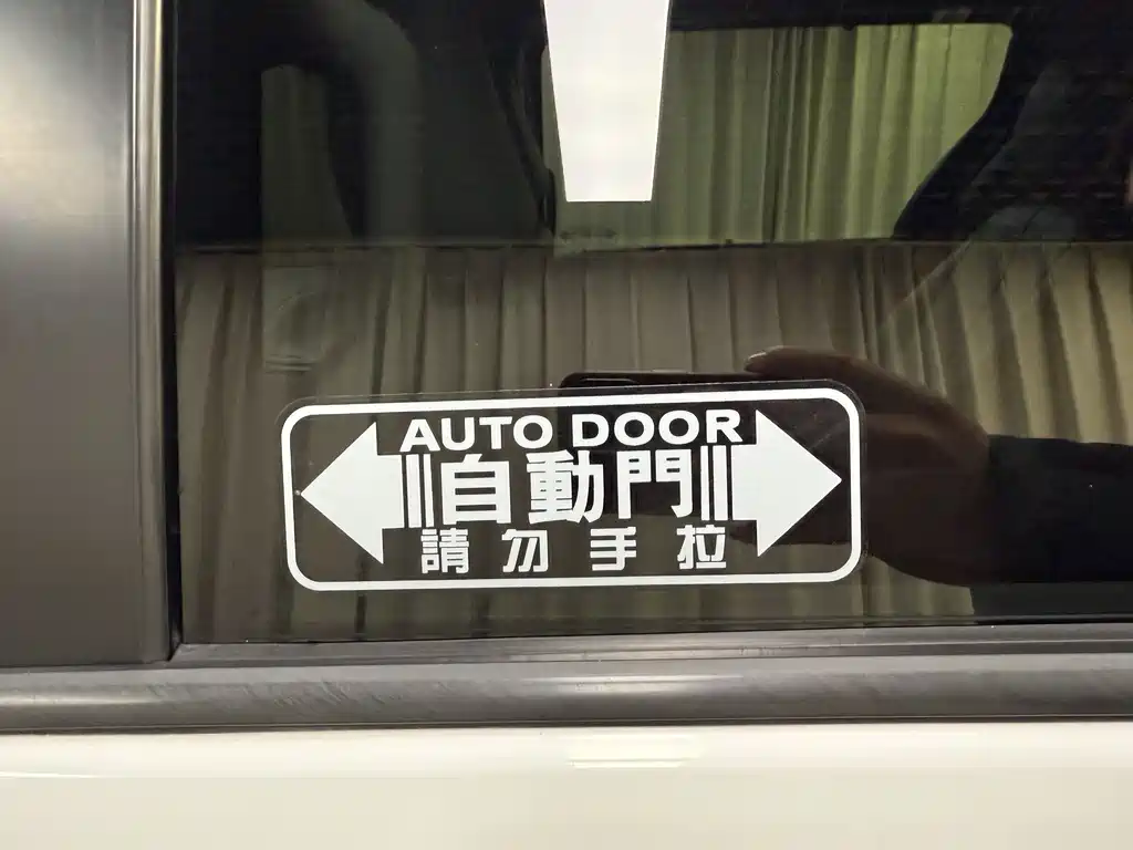 Toyota Sienna 3.5L 2WD LE, фото 10