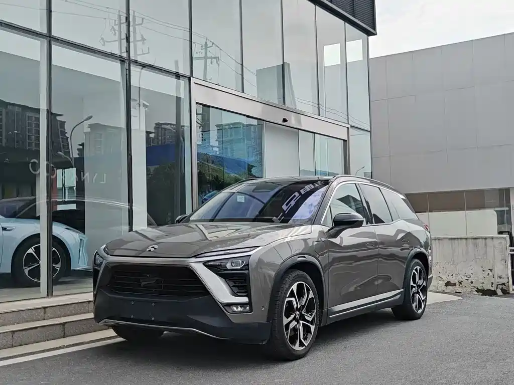 NIO ES8