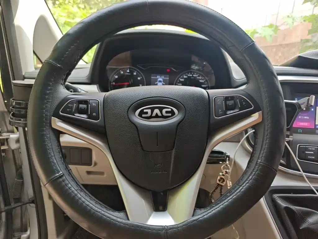 JAC Refine Refine M4 — миниатюра 3