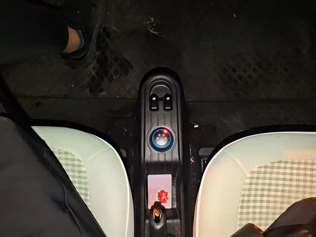 Wuling MINIEV — миниатюра 10