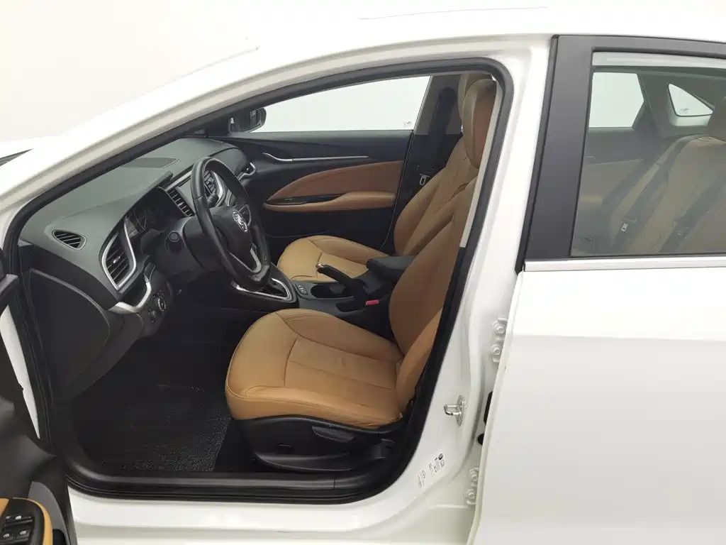 Buick Excelle — миниатюра 10