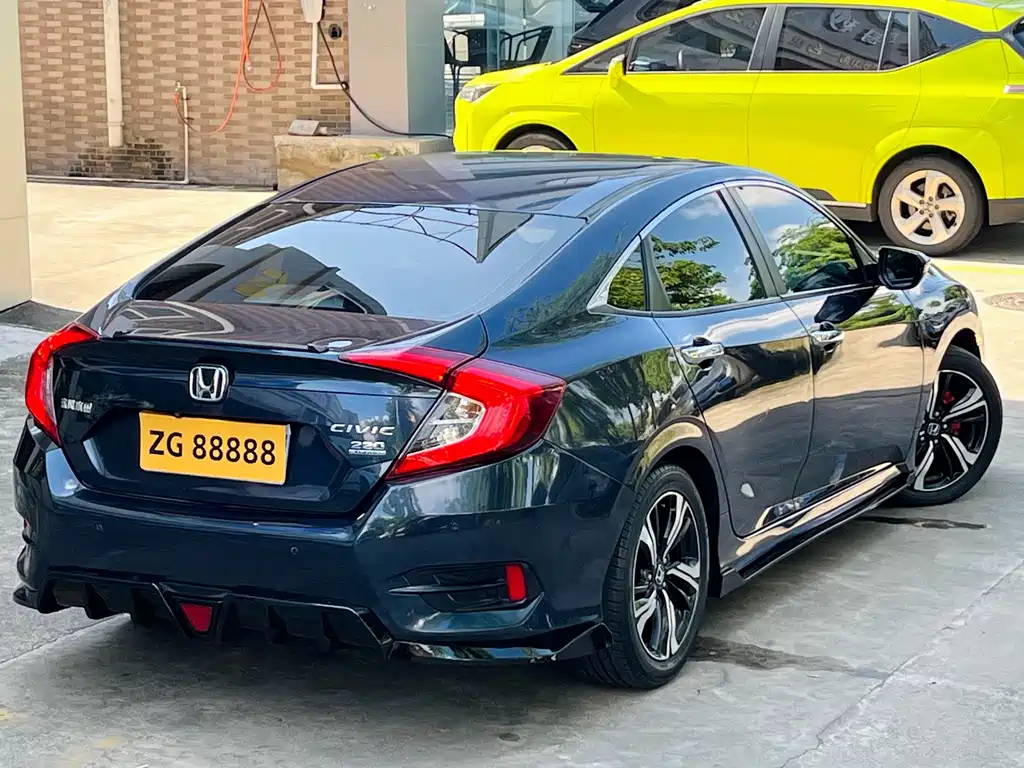 Honda Civic — миниатюра 4
