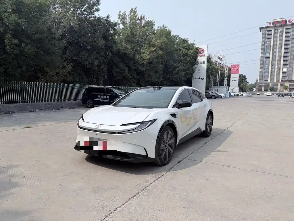 Toyota bZ5