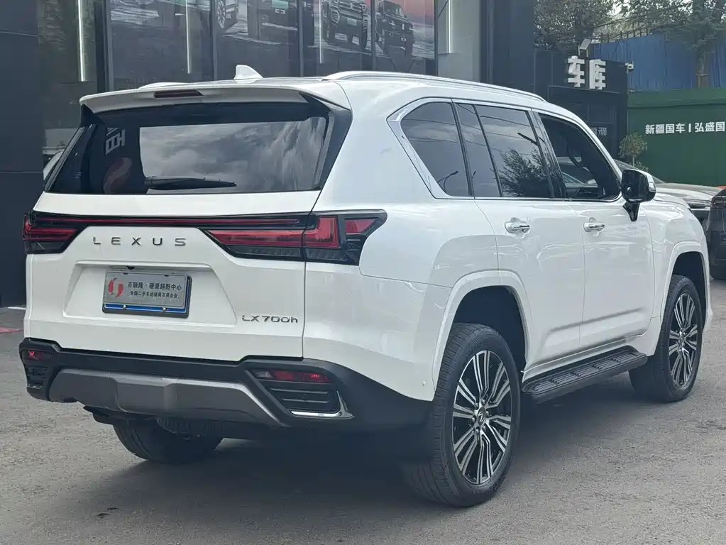 Lexus LX — миниатюра 5