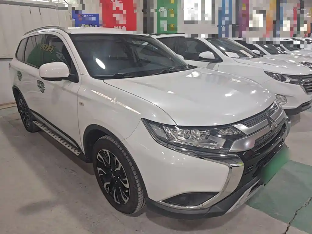 Mitsubishi Outlander — миниатюра 4