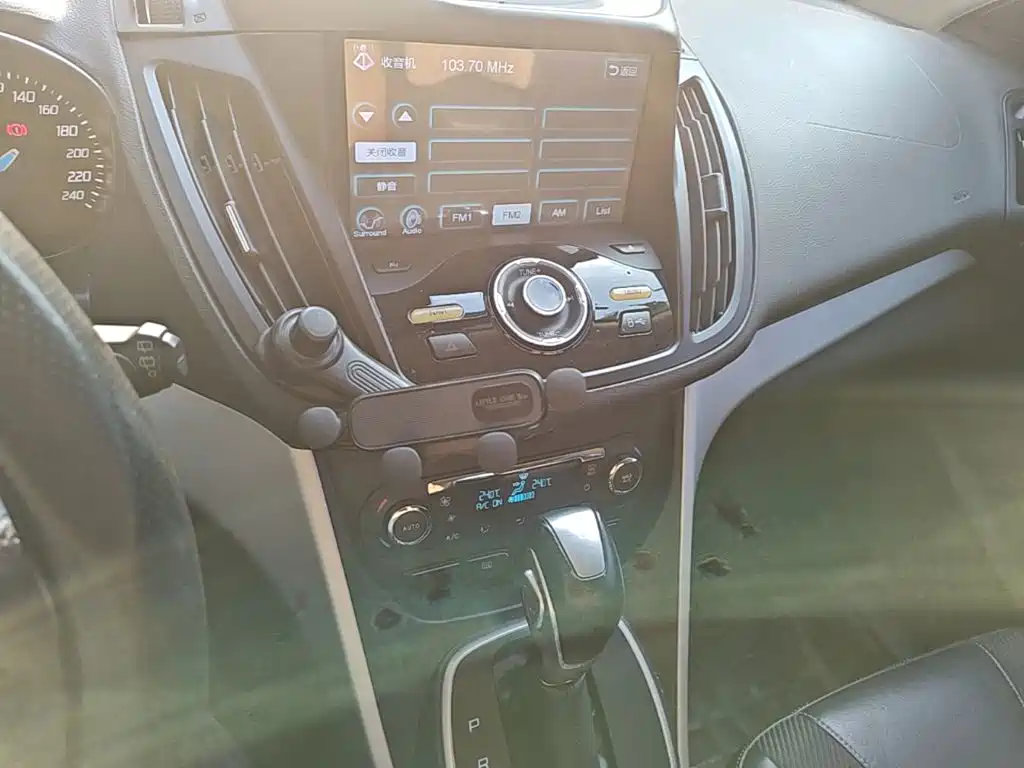 Ford Kuga — миниатюра 18