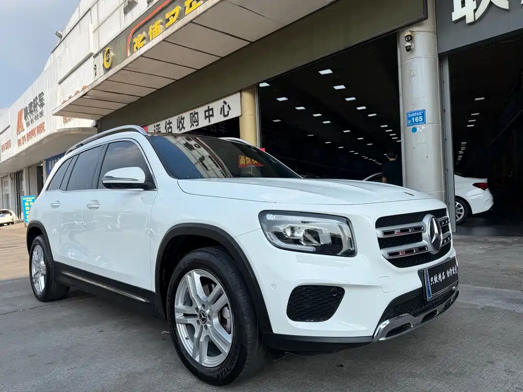 MERCEDES-BENZ GLB