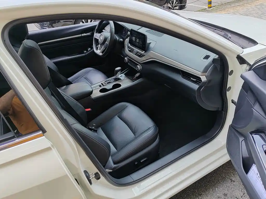 Nissan Teana — миниатюра 8