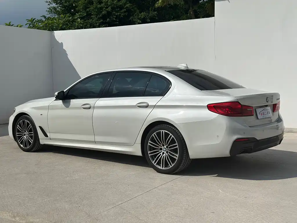 BMW 5 Series — миниатюра 20