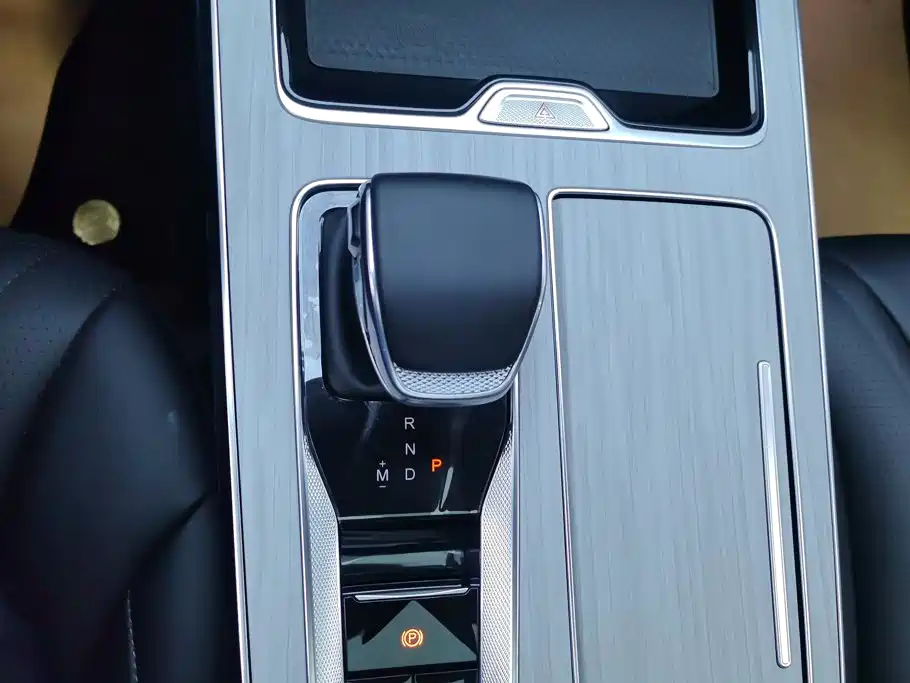 Hongqi Hongqi HS5 — миниатюра 16