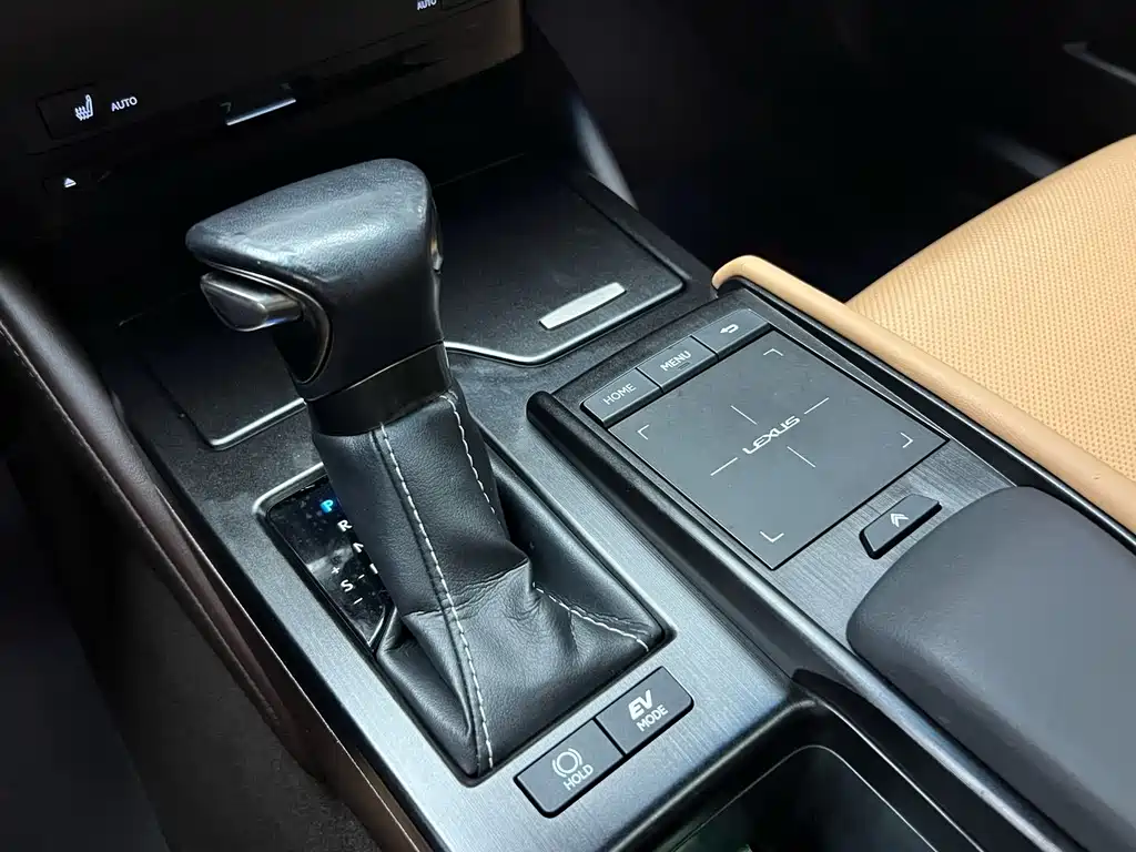 Lexus ES — миниатюра 15