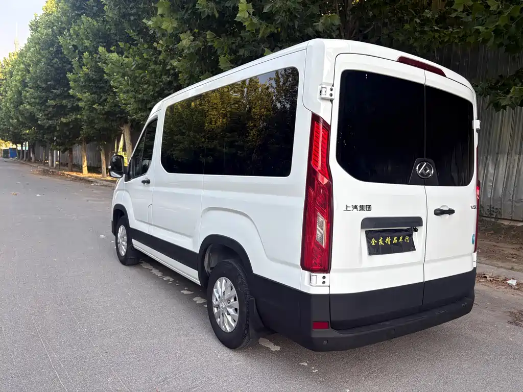 Maxus V90 2022 2.0T MT 6 мест
