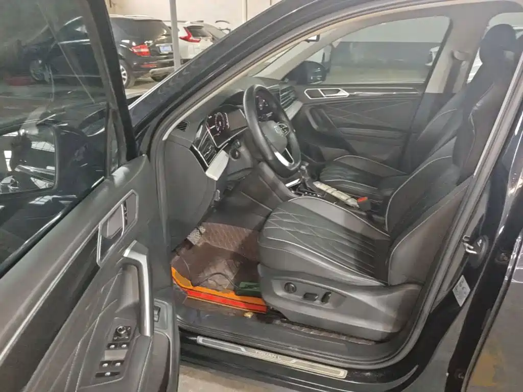 Volkswagen Tiguan L — миниатюра 16