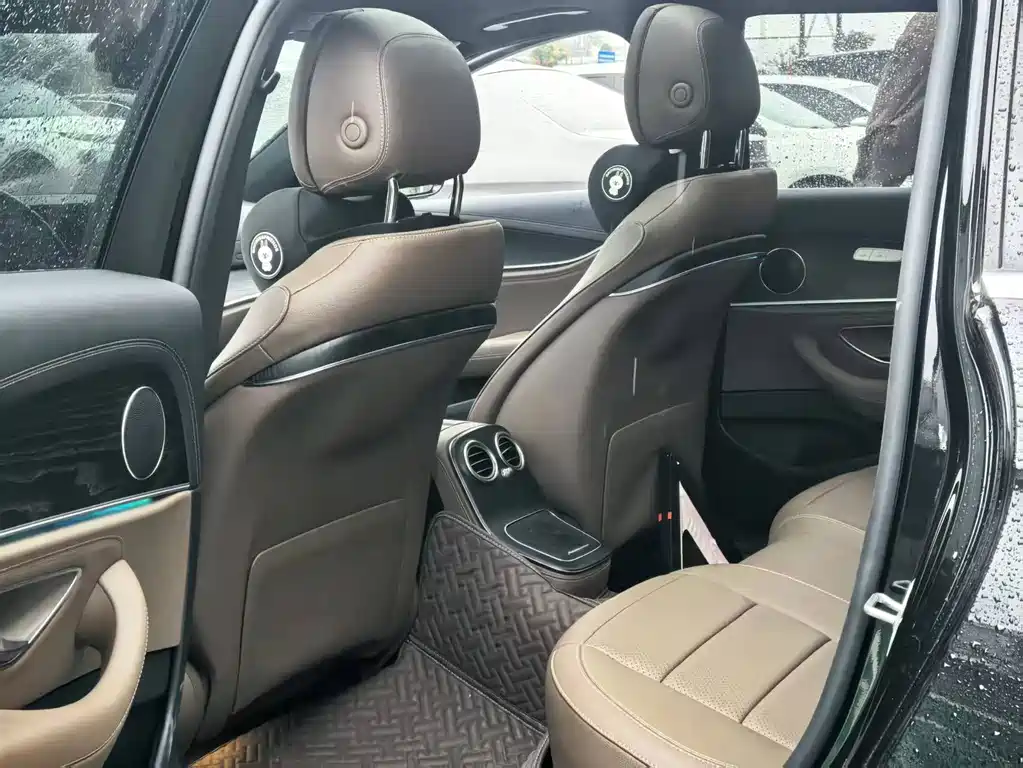 Mercedes-Benz E-Class — миниатюра 3