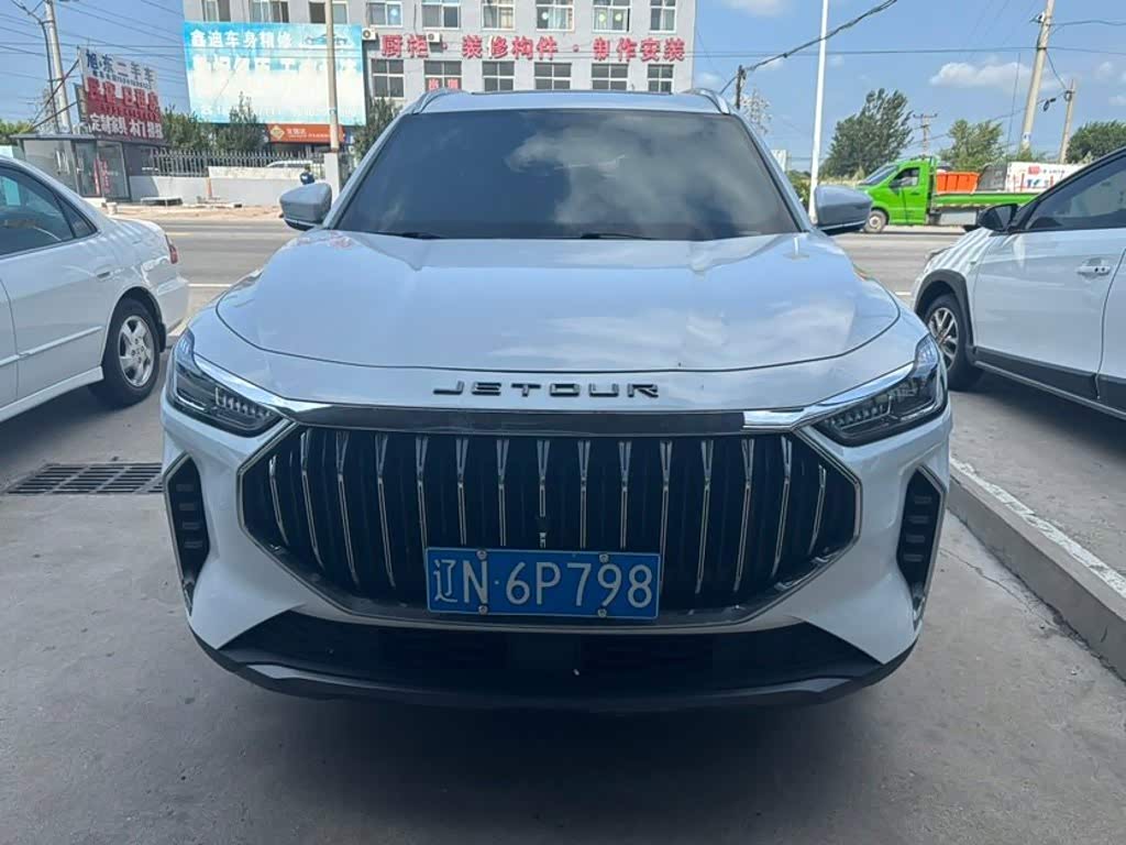Jetour Jetour X70 PLUS 1.5 л 2023 г. Белый, пробег 38000 км