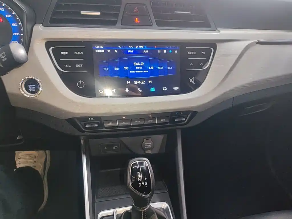 Geely Vision X3 — миниатюра 13