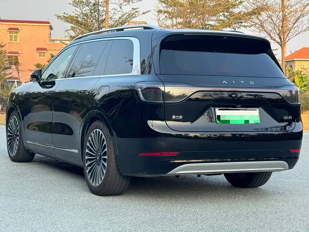 AITO ASK THE WORLD M9