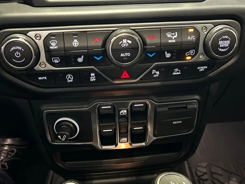 Jeep Wrangler — миниатюра 14
