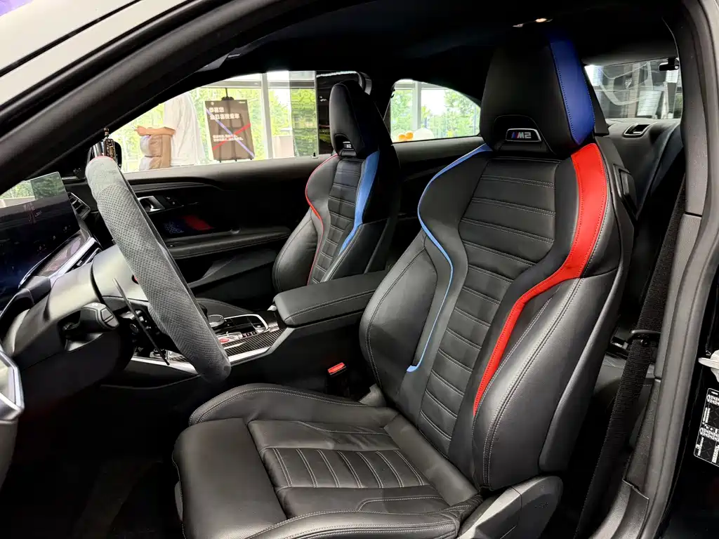 BMW M2 — миниатюра 8