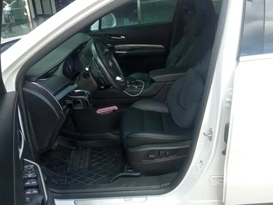 Cadillac XT4 — миниатюра 9