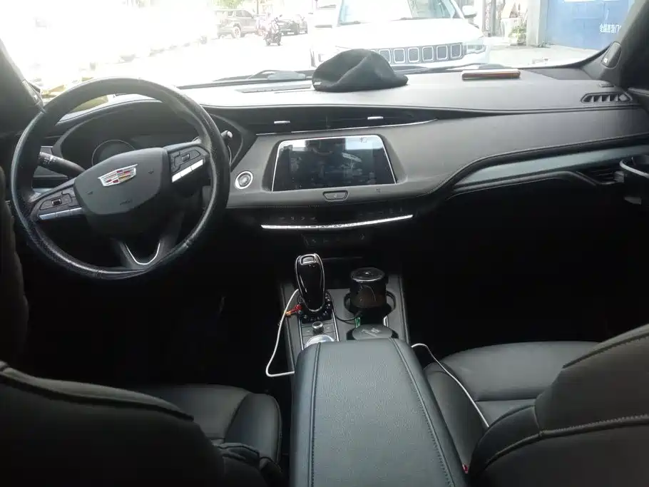 Cadillac XT4 — миниатюра 12