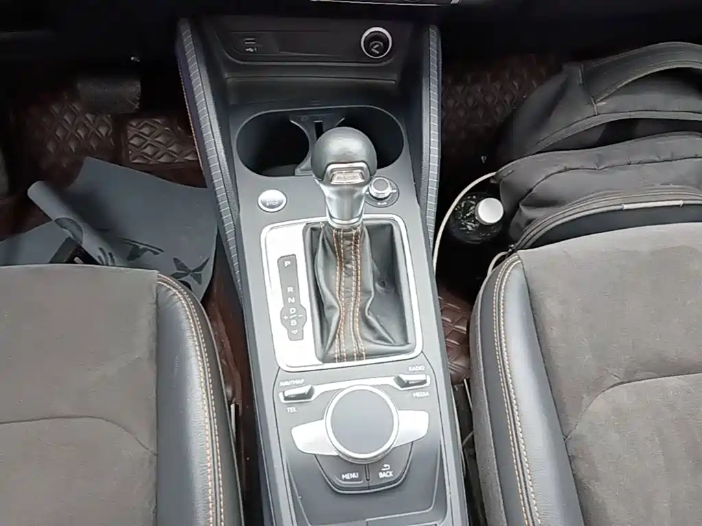 Audi Q2L e-tron — миниатюра 14