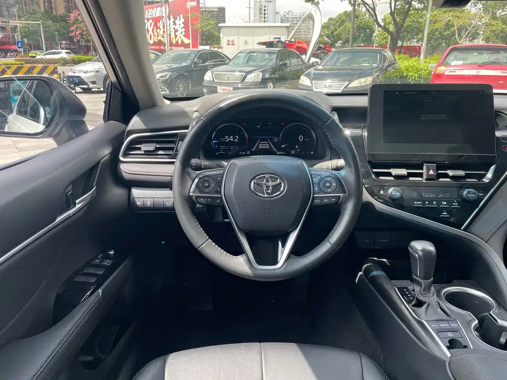 Toyota Camry — миниатюра 23