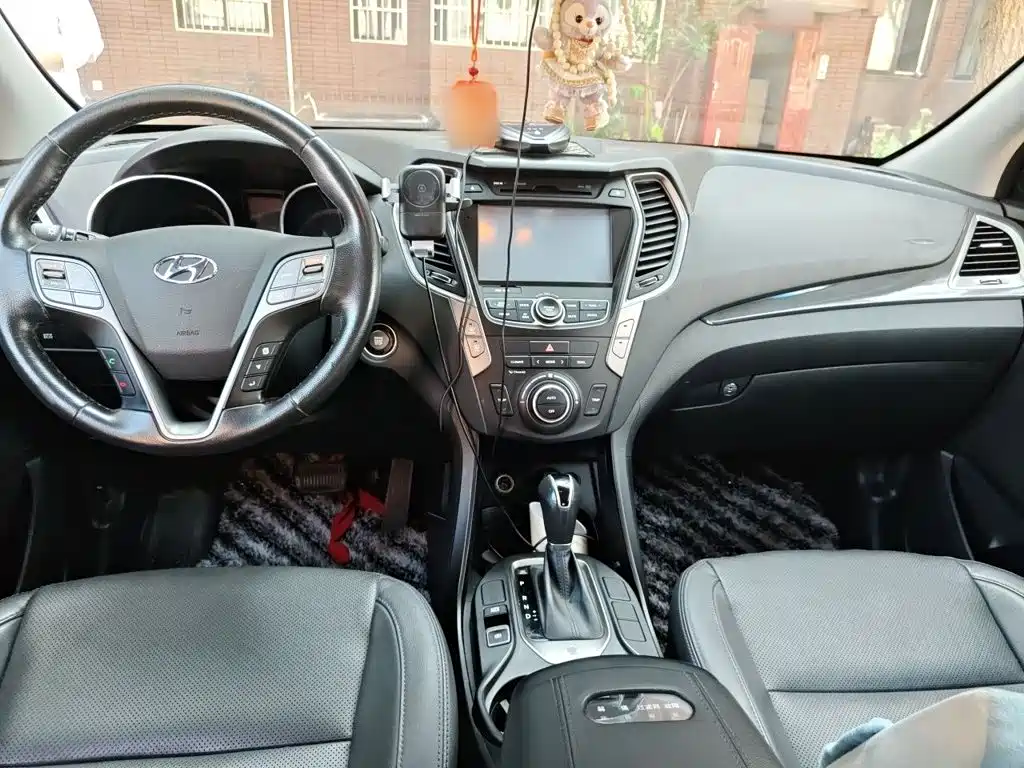 Hyundai Santa Fe — миниатюра 10