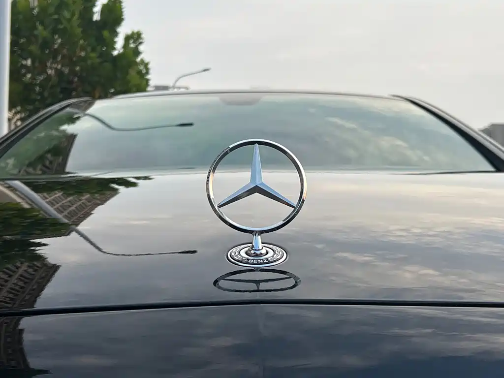 Mercedes-Benz E-Class — миниатюра 6
