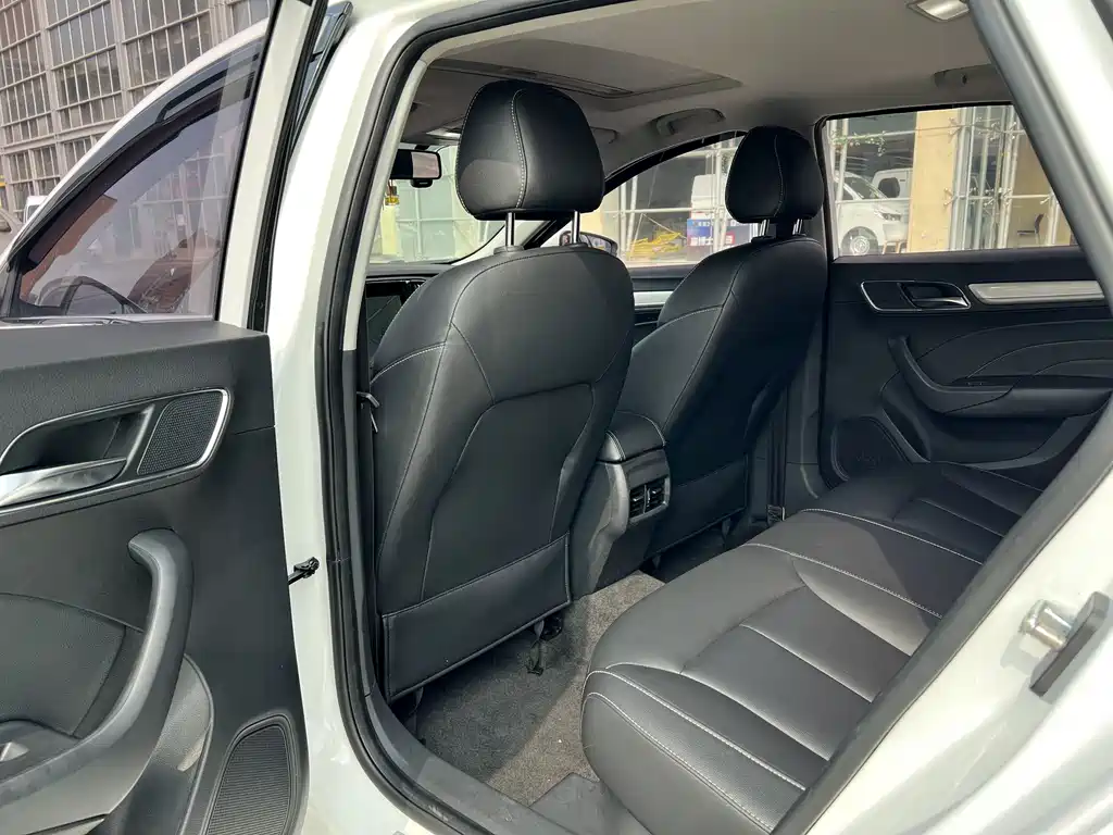 Roewe i6 New Energy — миниатюра 11