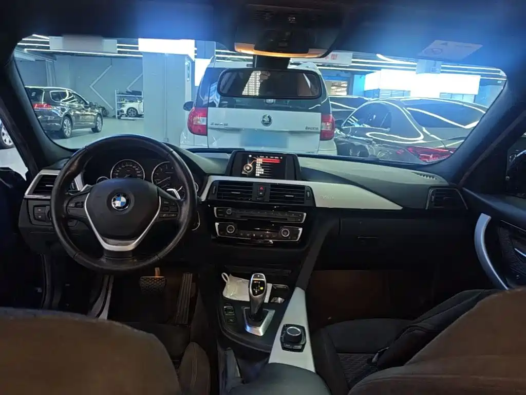 BMW 3 Series — миниатюра 10