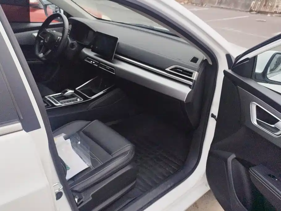 BYD Qin NEV — миниатюра 8