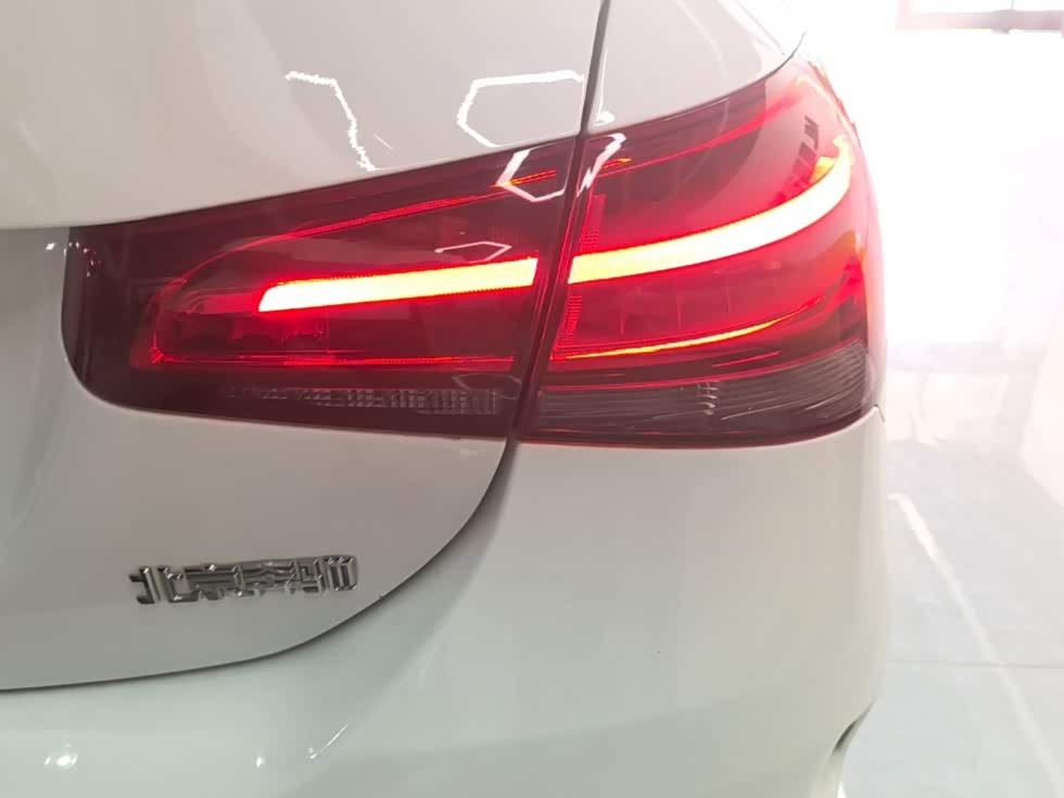 Mercedes-Benz A-Class 1.3 л 2021 г. Белый, пробег 44100 км