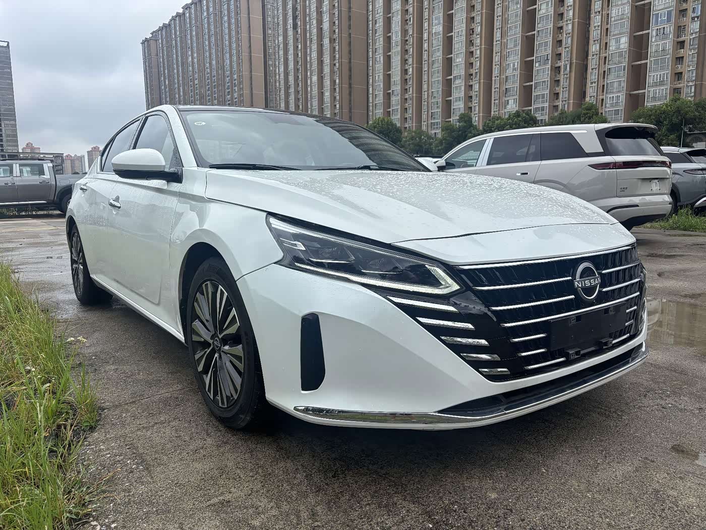 Nissan Teana 2.0 л 2023 г. Белый, пробег 41000 км