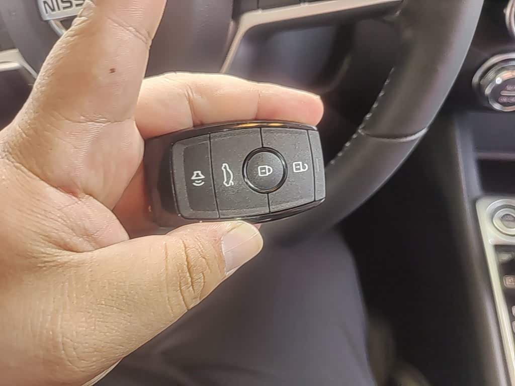 Nissan Sylphy 1.6 л 2023 г. Белый, пробег 31500 км