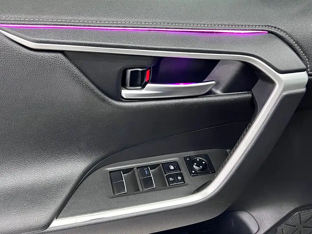 Toyota Wildlander 2.0L CVT 2WD Luxury Edition, фото 18