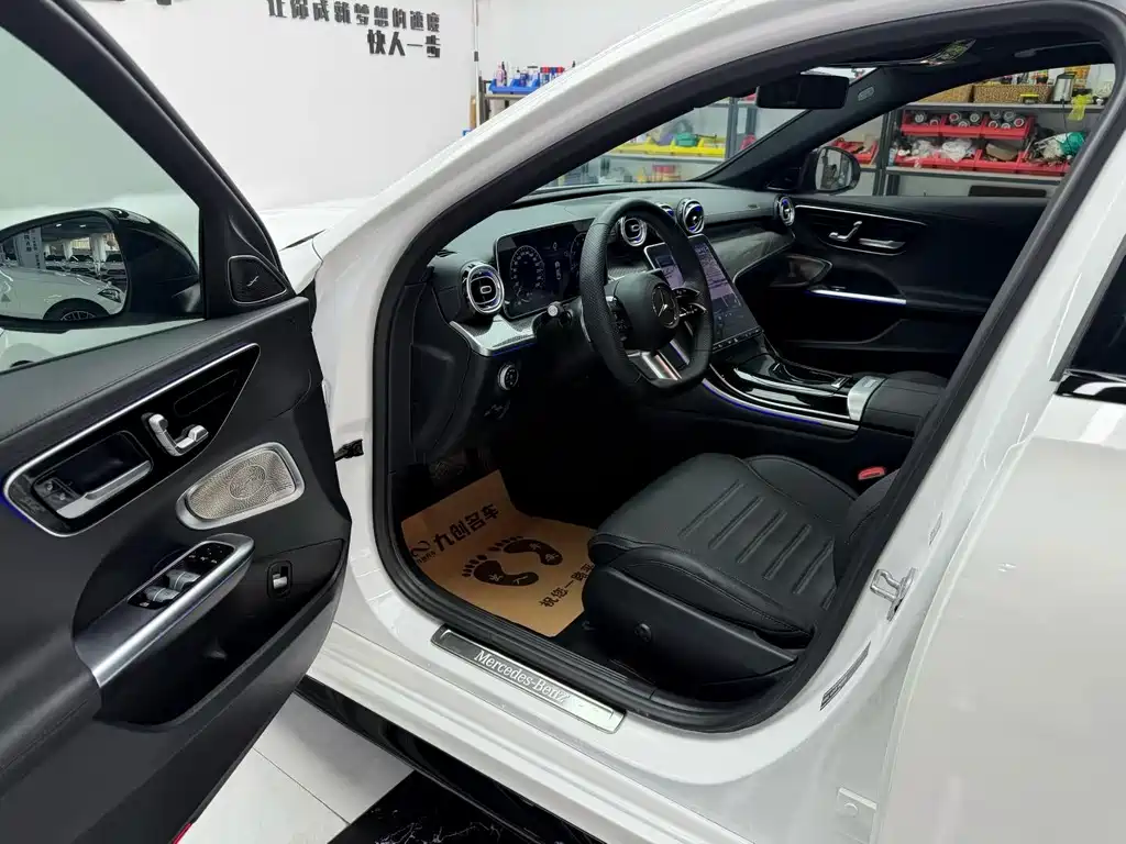 Mercedes-Benz C-Class — миниатюра 9