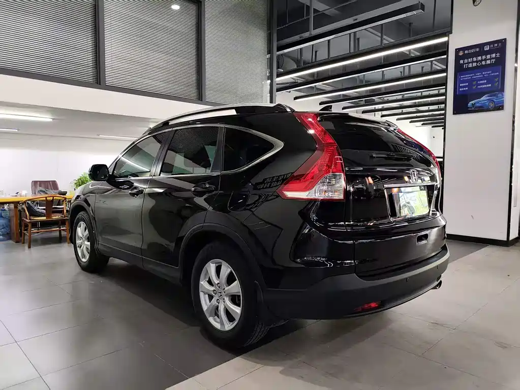 Honda CR-V 2.0L 2WD Urban Edition, фото 6