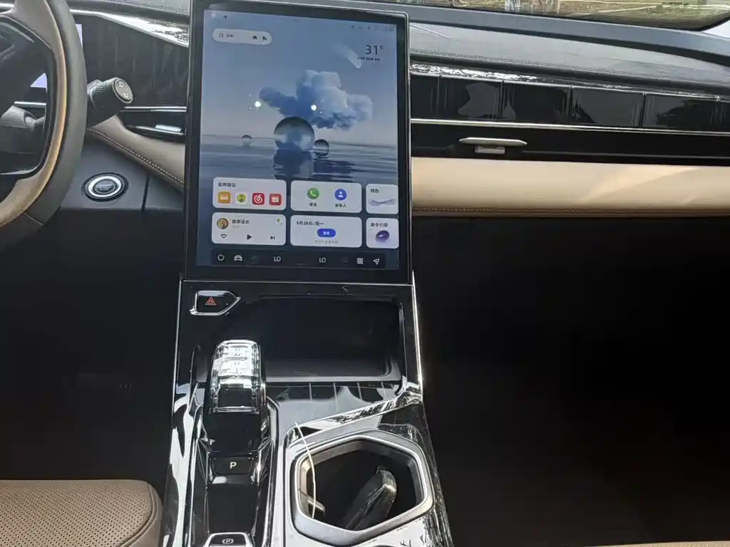 Geely Boyue L — миниатюра 8